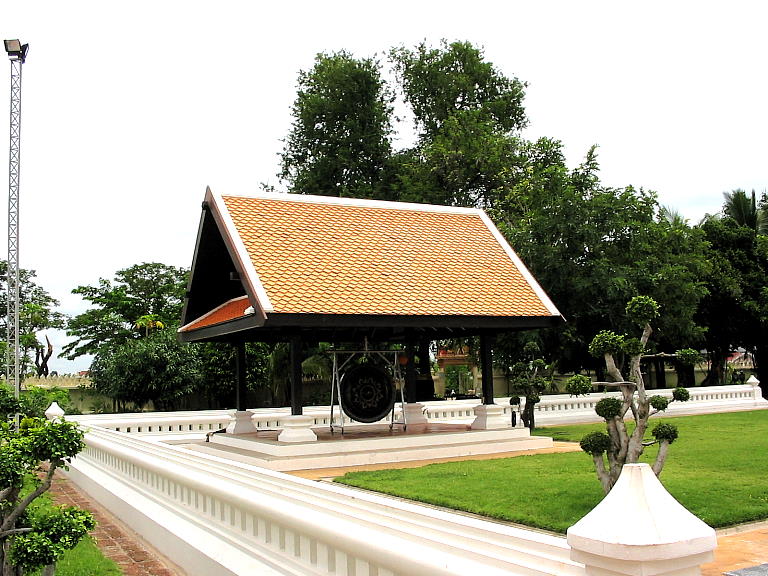 PhraThatKhamKaen_05.jpg