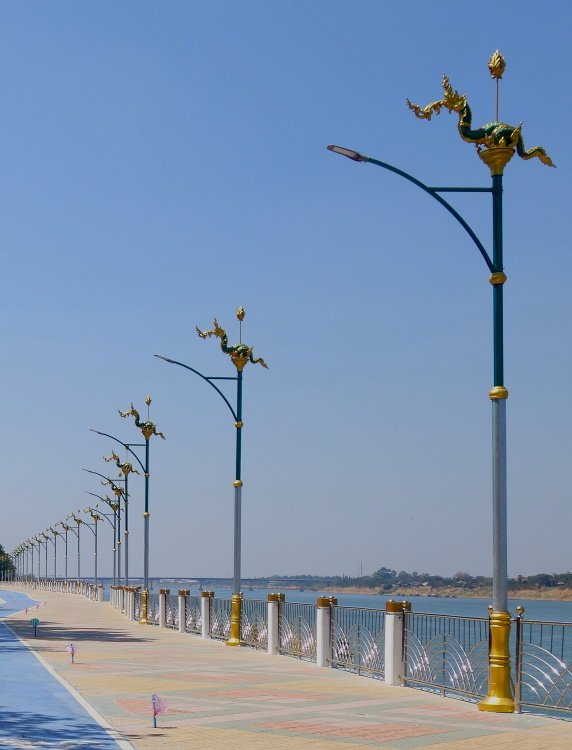 Rim Khong Alley 4.JPG
