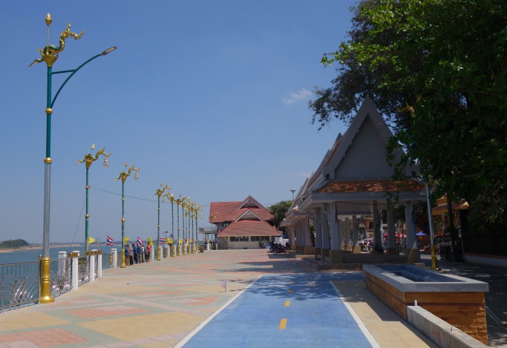 Rim Khong Alley 7.JPG
