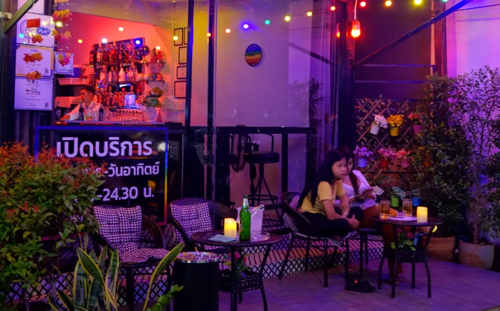 Bee Boys Bar 175.JPG