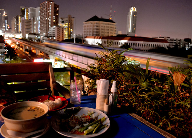 skytrain jazz club bkk.jpg