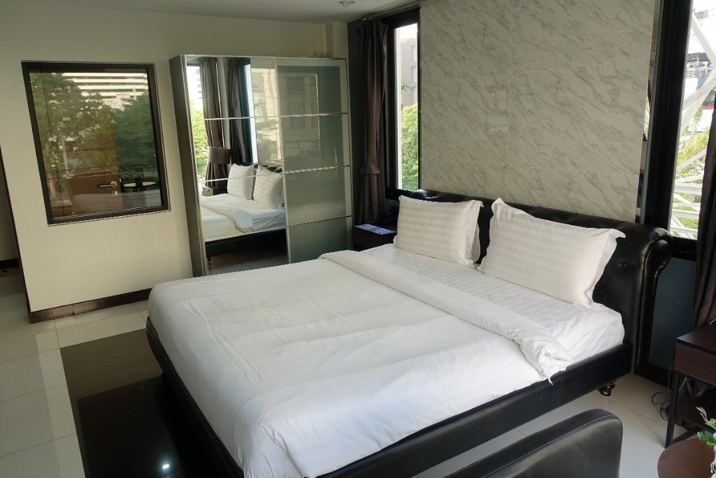 Connex Bed 2.JPG