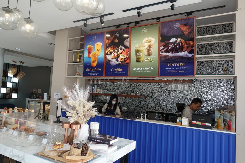 Connex Lounge 2.JPG